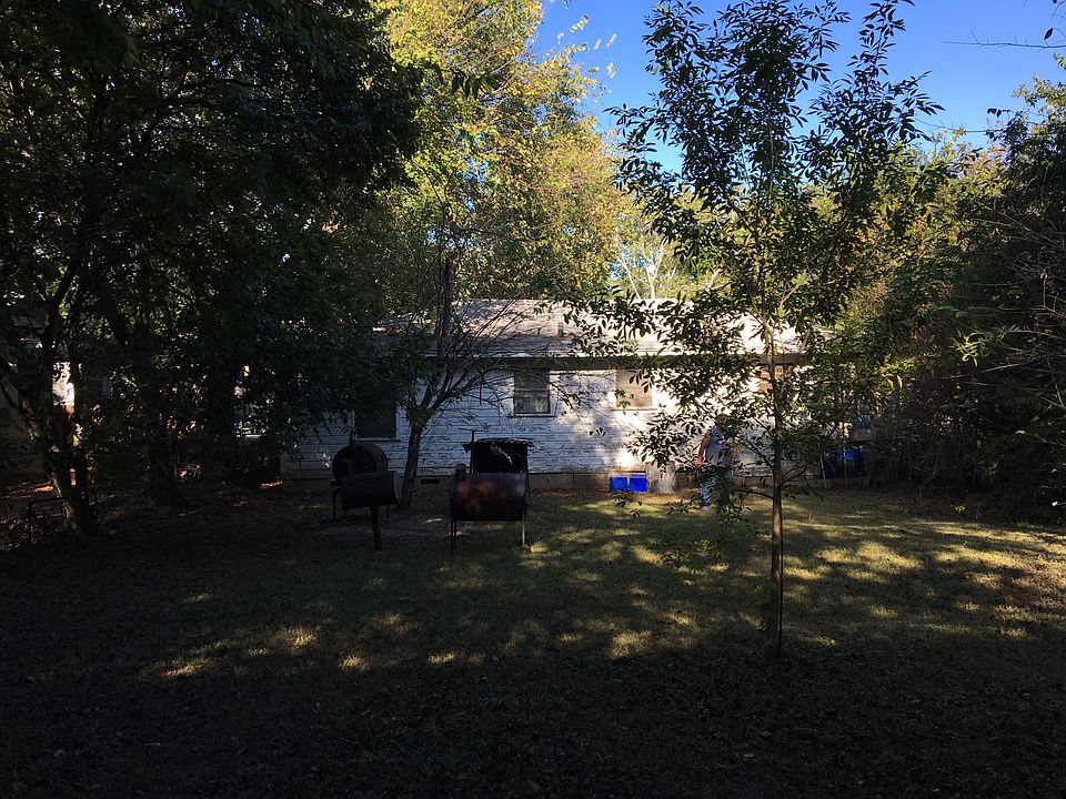 2nd image of 2611 Euclid Ave