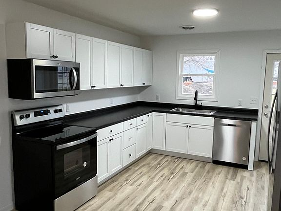 3rd image of 510 Falcon Dr