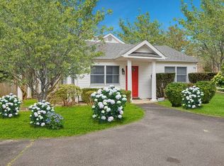 35 Maple St, Westhampton Beach, NY 11978