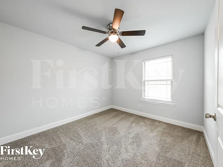 6014 Kemrock Dr — Photo 12