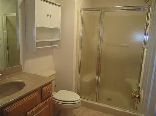 4th image of 27 Carriage Dr