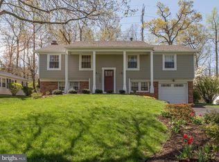 12903 Melville Ln, Fairfax, VA 22033