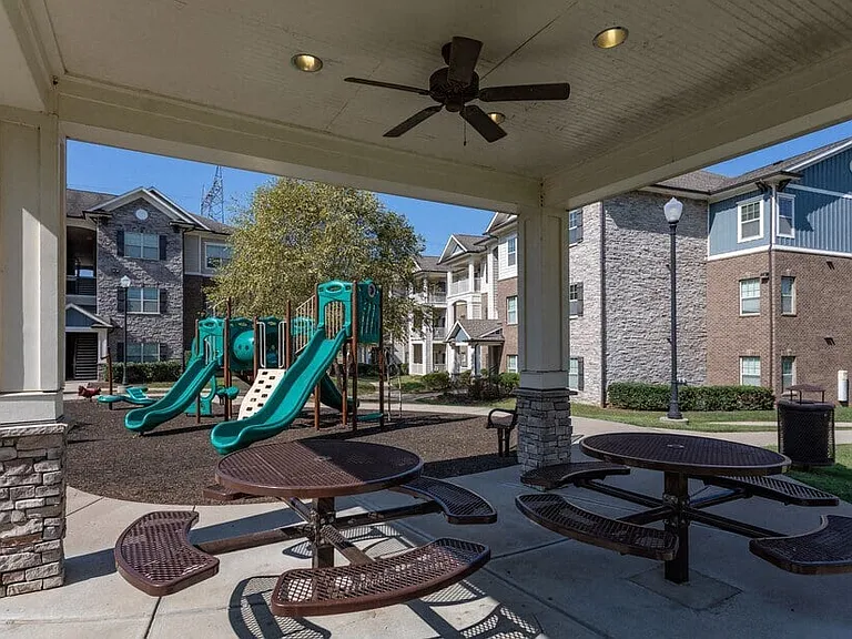 Vintage Crossing Apartments — Photo 17