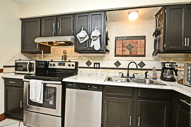 530 Bern Ct — Photo 22
