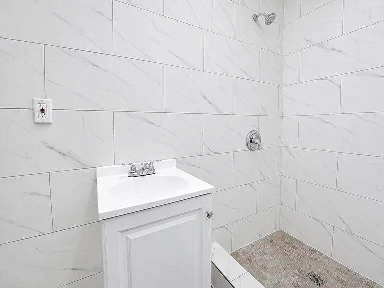 645 Vermont St #1F — Photo 13