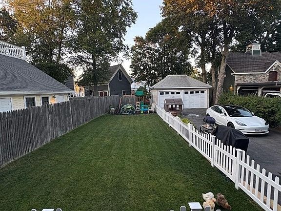 3rd image of 217 Pleasant St