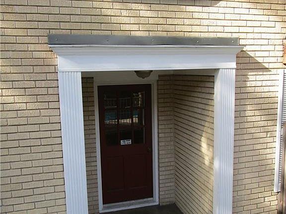 2nd image of 912 E 32nd St APT 203