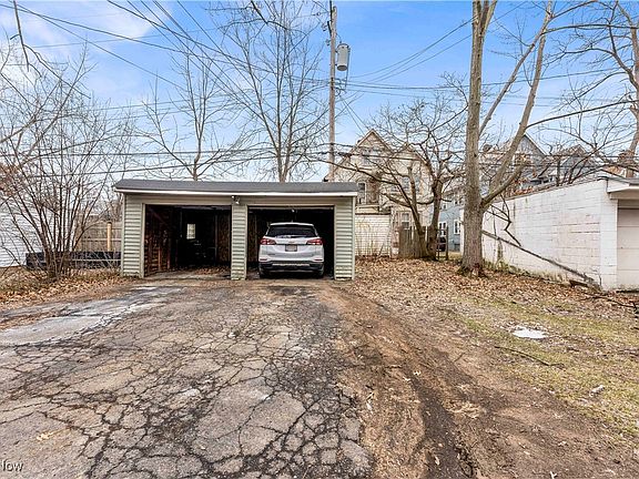 4th image of 3406 Altamont Ave