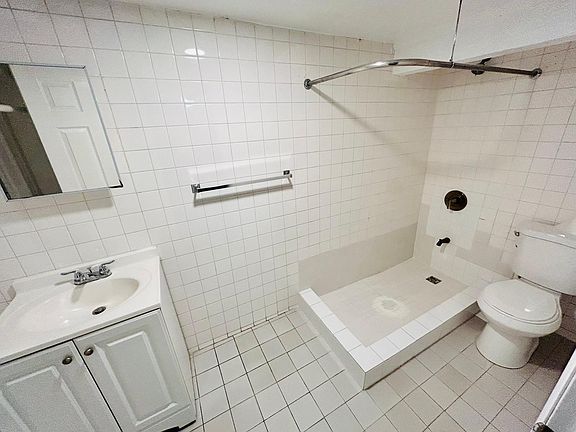 2nd image of 310 Swinton Ave