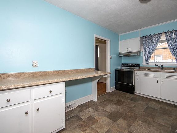 4th image of 3025 Grace St