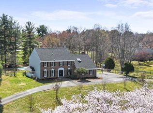 2 Glenhurst Ct, Gaithersburg, MD 20878