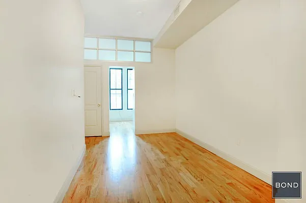 Rented by Bond New York | media 48