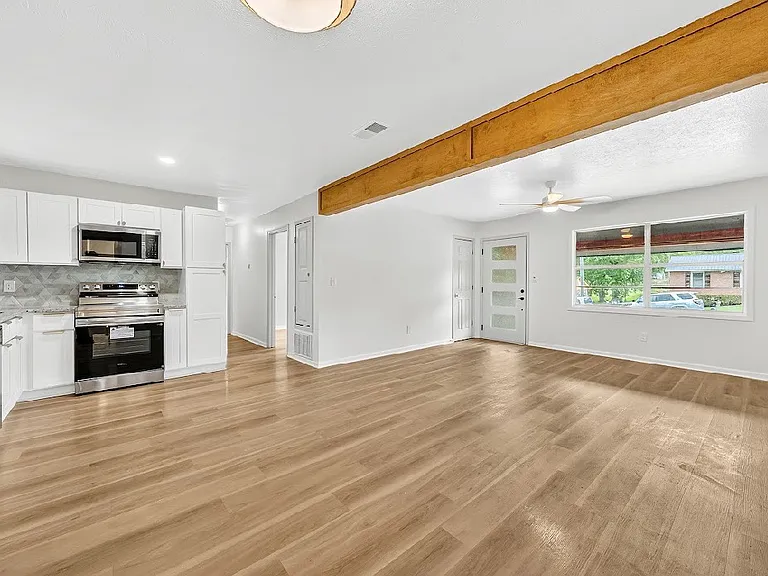 615 Parkwood Dr — Photo 6