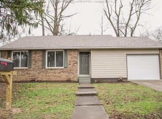 16 Pinewood Cir, Saint Albans, WV 25177