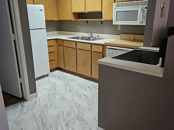 4th image of 700 W University Dr Unit 130