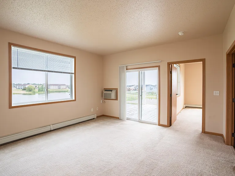 West Fargo, ND West Lake Apartments 11A | Living
