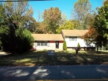 1st image of 376 Holly Dr