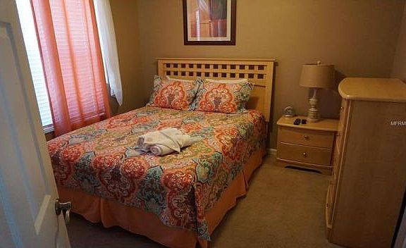 Home For Sale In Windsor Palms