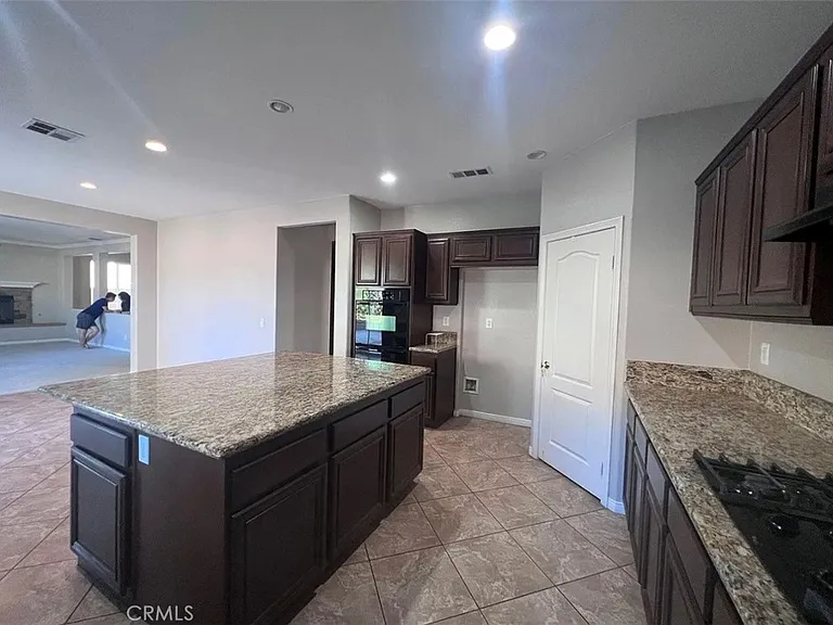 7771 Stonegate Dr — Photo 10