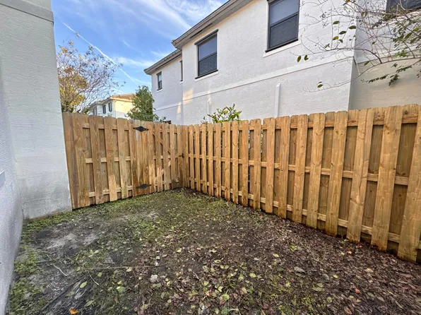 1606 SW 28th Court, Fort Lauderdale, FL 33315