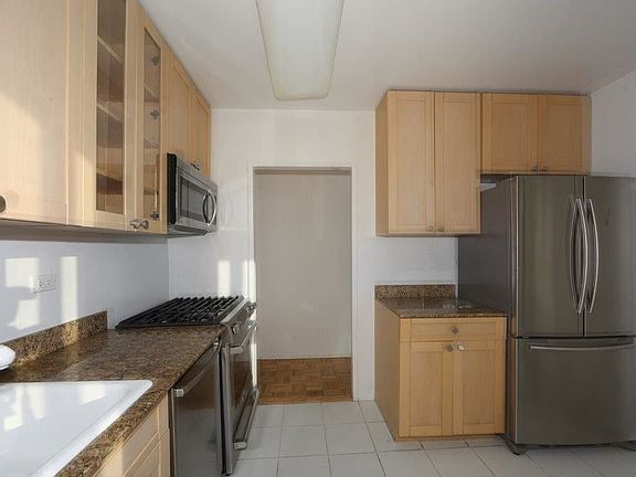 5th image of 424 W End Ave #805