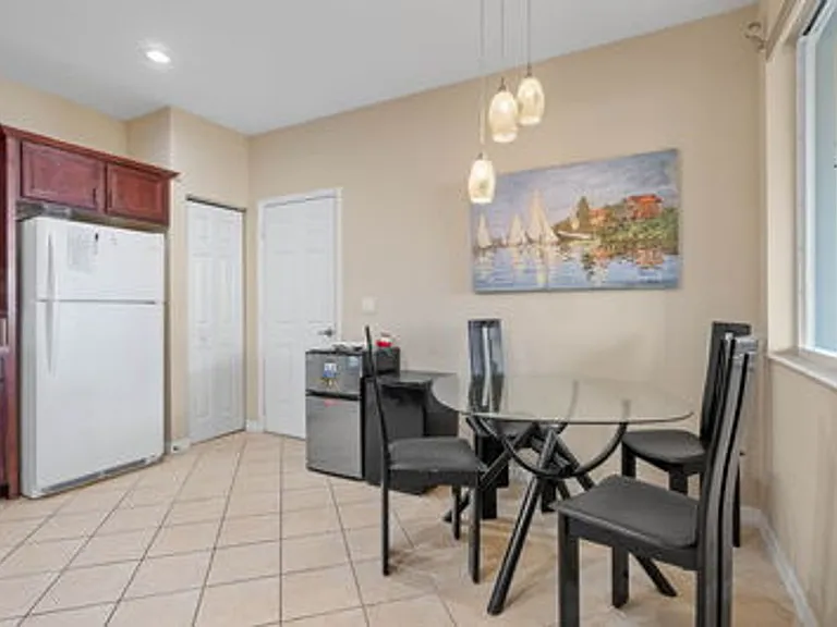 17529 Laurel Grove Ct — Photo 8