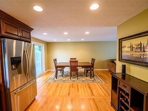 4th image of 2060 Edenhall Dr
