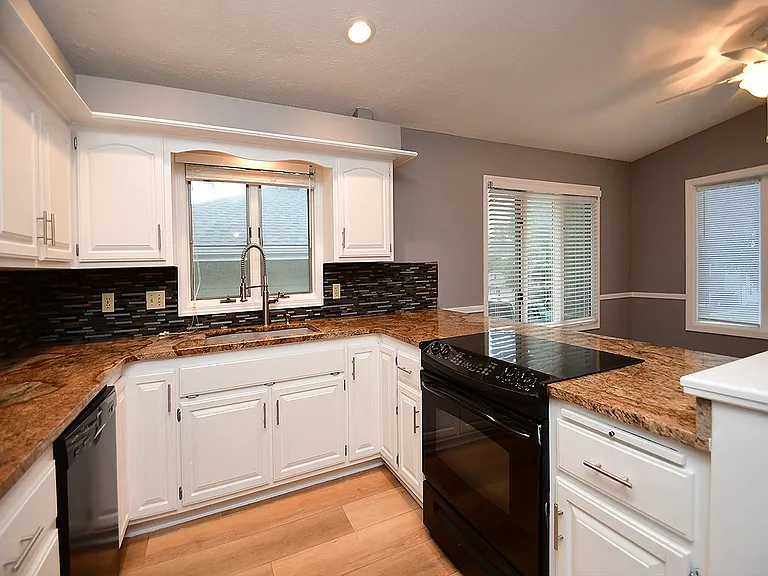 2601 S 48th St — Photo 36