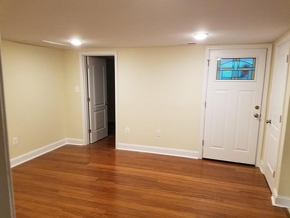 3rd image of 8048 Belhaven Ave