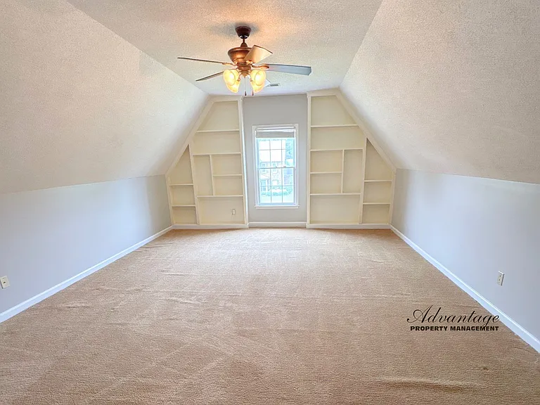 1286 Creek Valley Dr — Photo 21