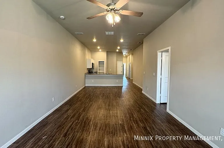 2112 N Avenue L #A — Photo 3