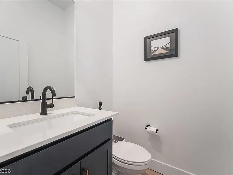 3192 Vittoria Ave — Photo 10