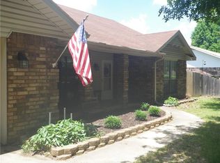 1306 Jennifer St, Springdale, AR 72762