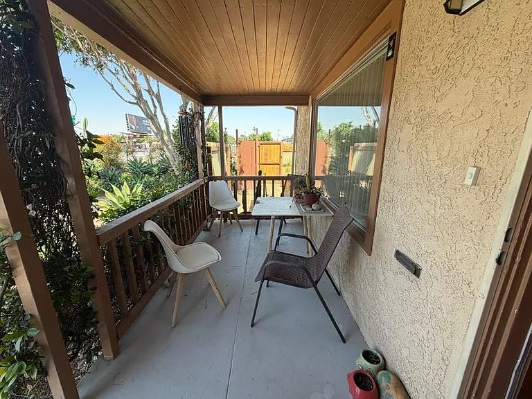 901 Castaic Ave — Photo 23