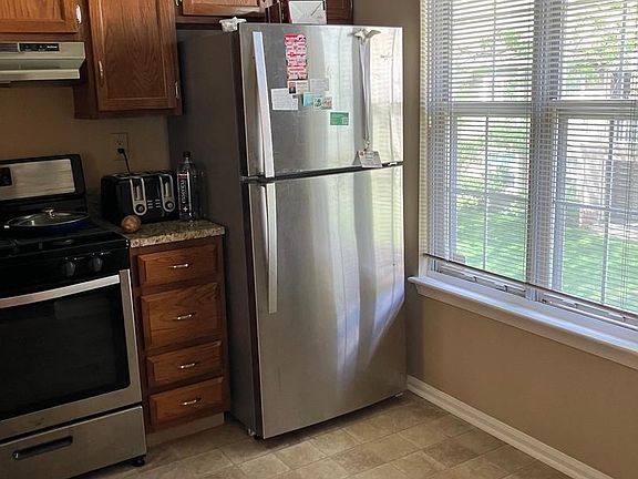 5th image of 5712 Adelaide Dr