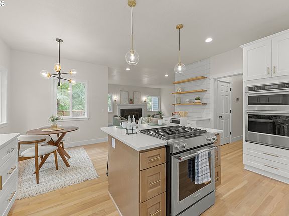 5th image of 2491 Suncrest Ave