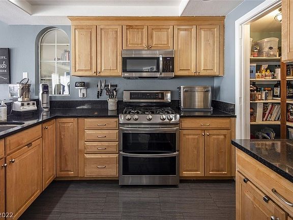 5th image of 277 Plaza Capri Ct