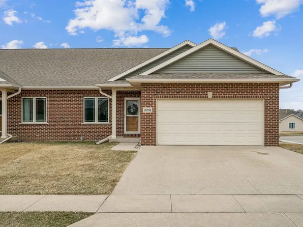 2301 Helle Dr, Dubuque, IA 52002