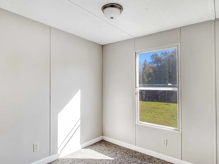 406 Little Dove Rd — Photo 35