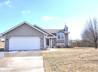 3809 SE 34th St, Topeka, KS 66605