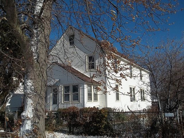 2nd image of 1831 Hervey Ave