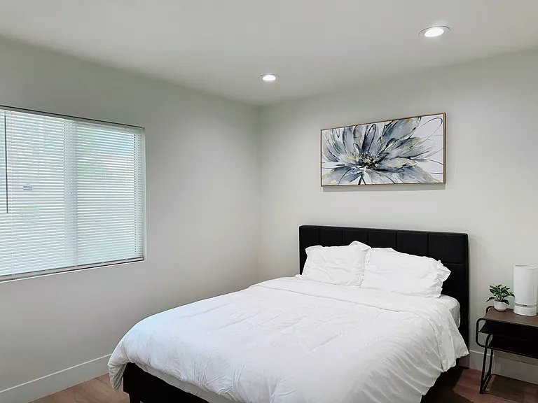 1209 Norgate St — Photo 10