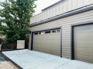 20 Emerick St, Ashland, OR 97520