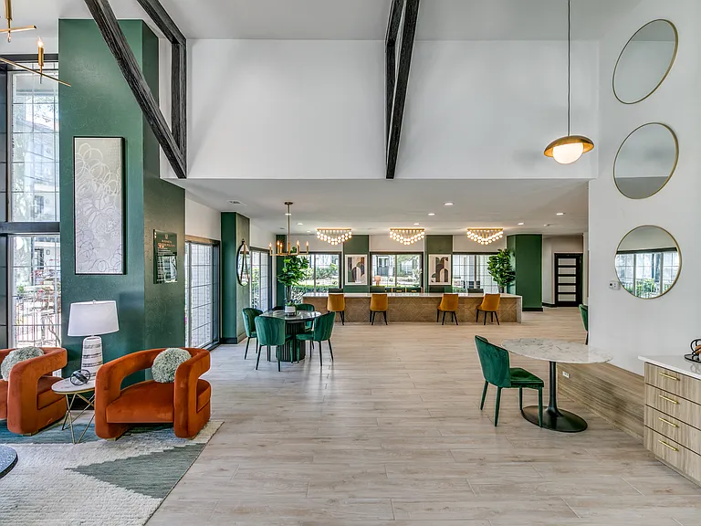 Richmond Apartments — Photo 30