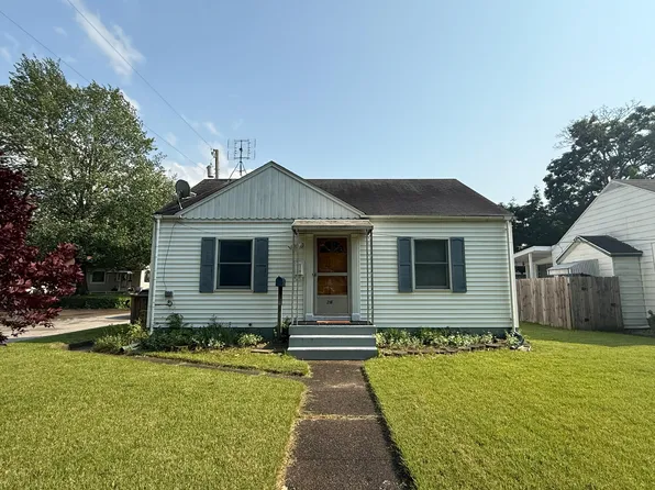 216 Bradley St, Dowagiac, MI 49047