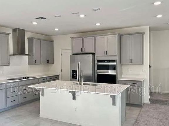 3rd image of 7965 Arcadia Dr