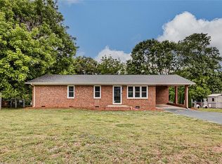 207 E Academy St, Randleman, NC 27317