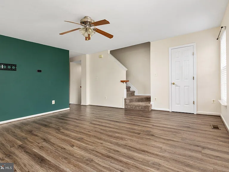 313 Frontier Fort Ln — Photo 6
