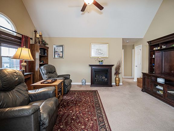 5th image of 42 Auburn Hills Dr