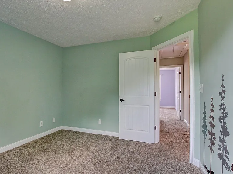 716 Cavalier Dr — Photo 68